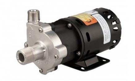 Chugger center input 3/4 GHT SS Magnetic Drive 1/2 NPT Out 230v - Click Image to Close